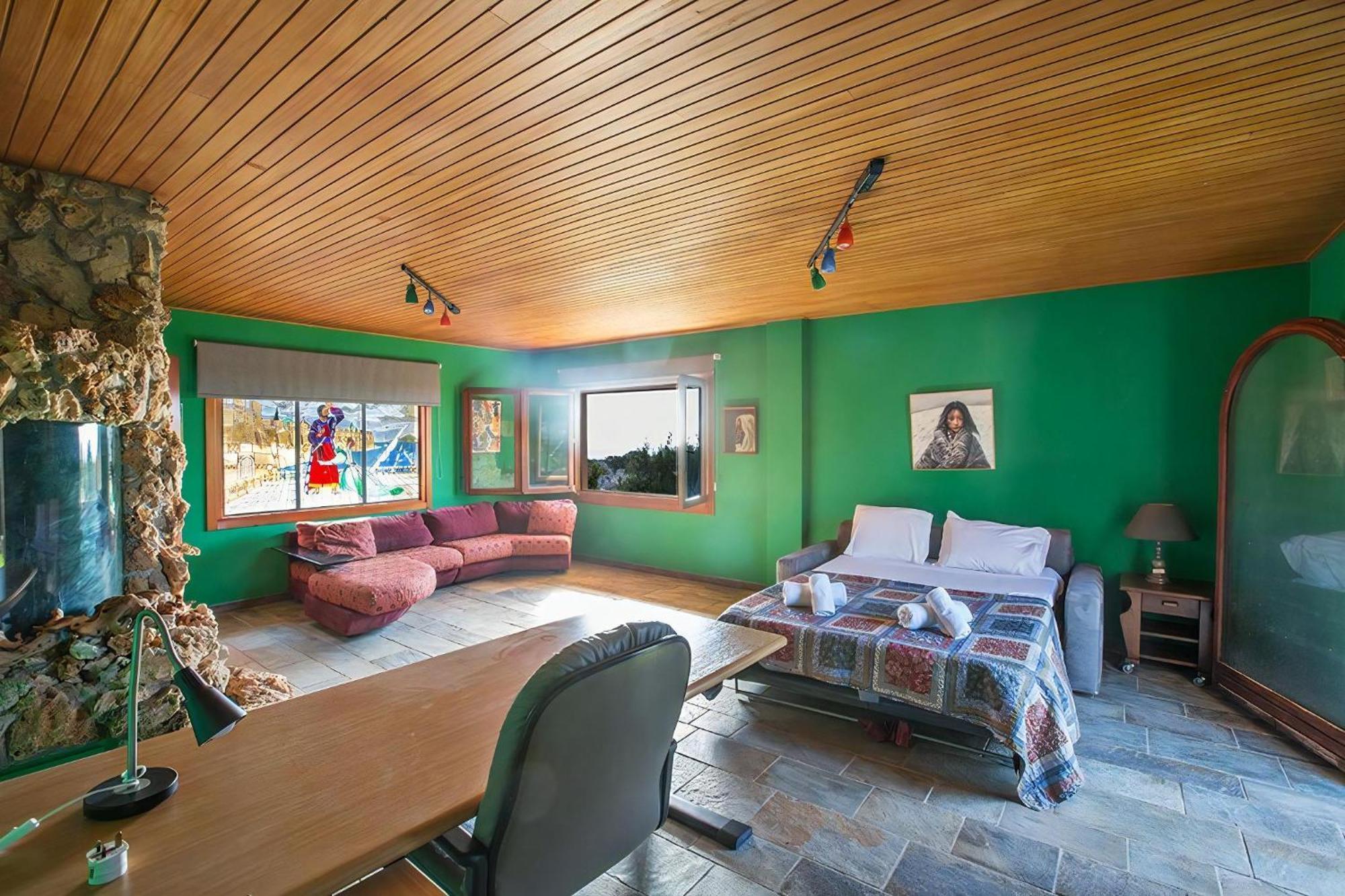 Foothills, Exquisite 5bdr With Pool And Stunning Views *