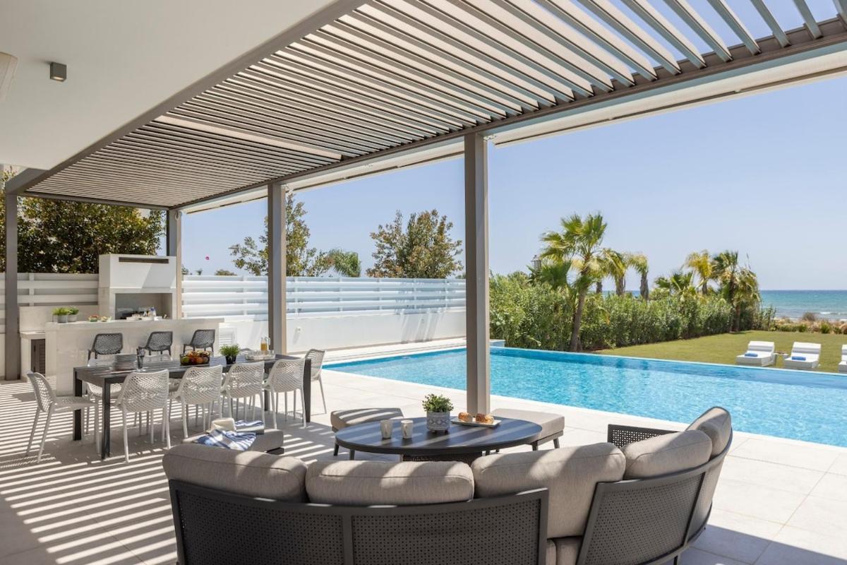 Jojo Seafront Villa