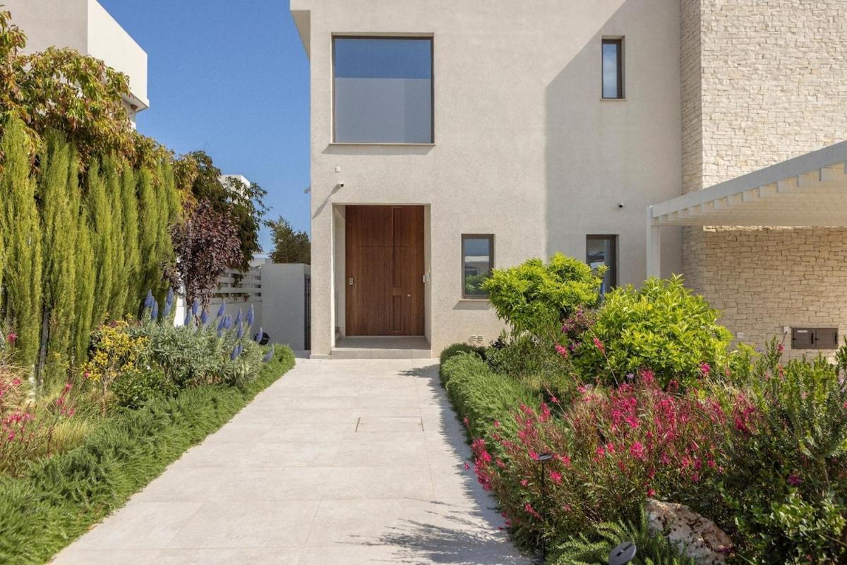 Jojo Seafront Villa Ayia Napa