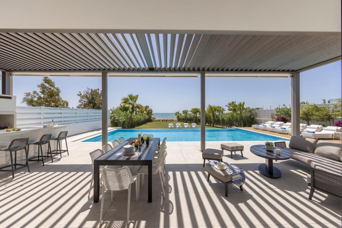 Jojo Seafront Villa *