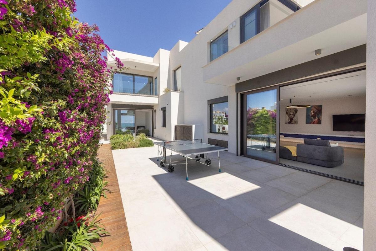 Jojo Seafront Villa