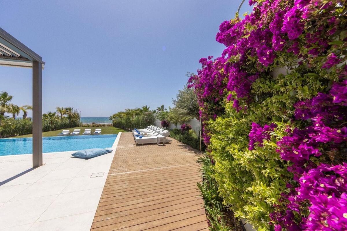 Jojo Seafront Villa *