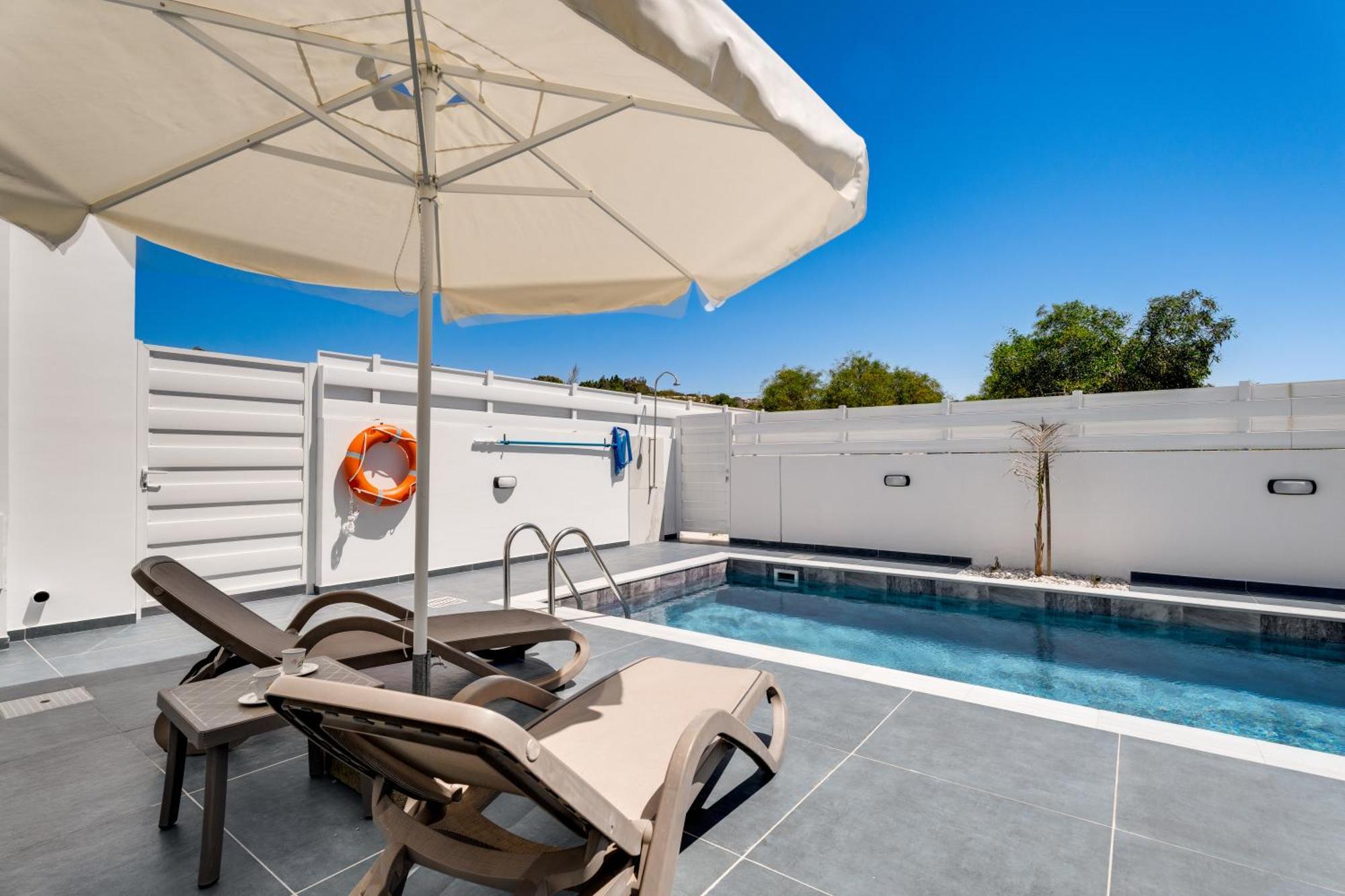 Luxury 1 & 2 Bdr 300 Meters From Sandy Beach! Ayia Napa
