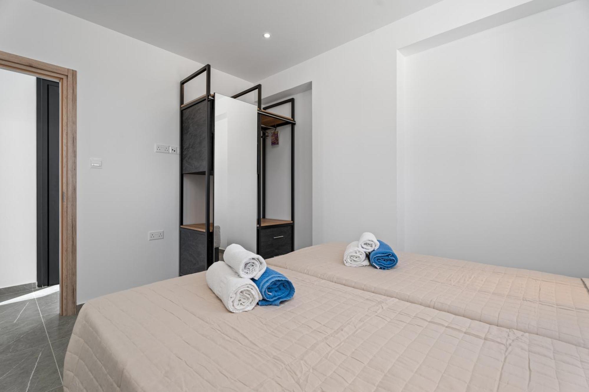 Villa Luxury 1 & 2 Bdr 300 Meters From Sandy Beach!