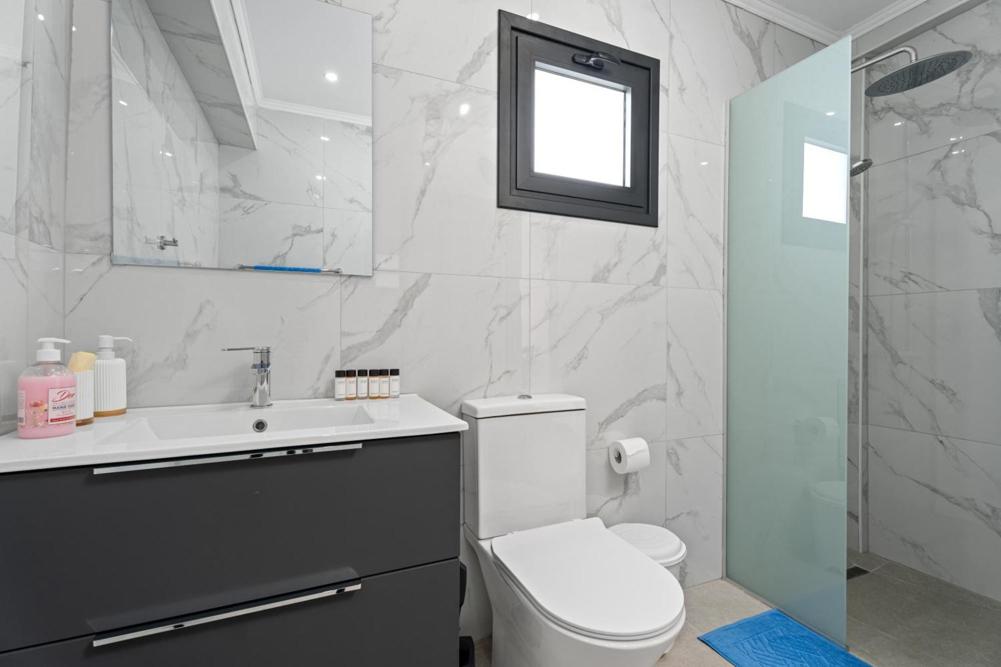 Luxury 1 & 2 Bdr 300 Meters From Sandy Beach! Ayia Napa
