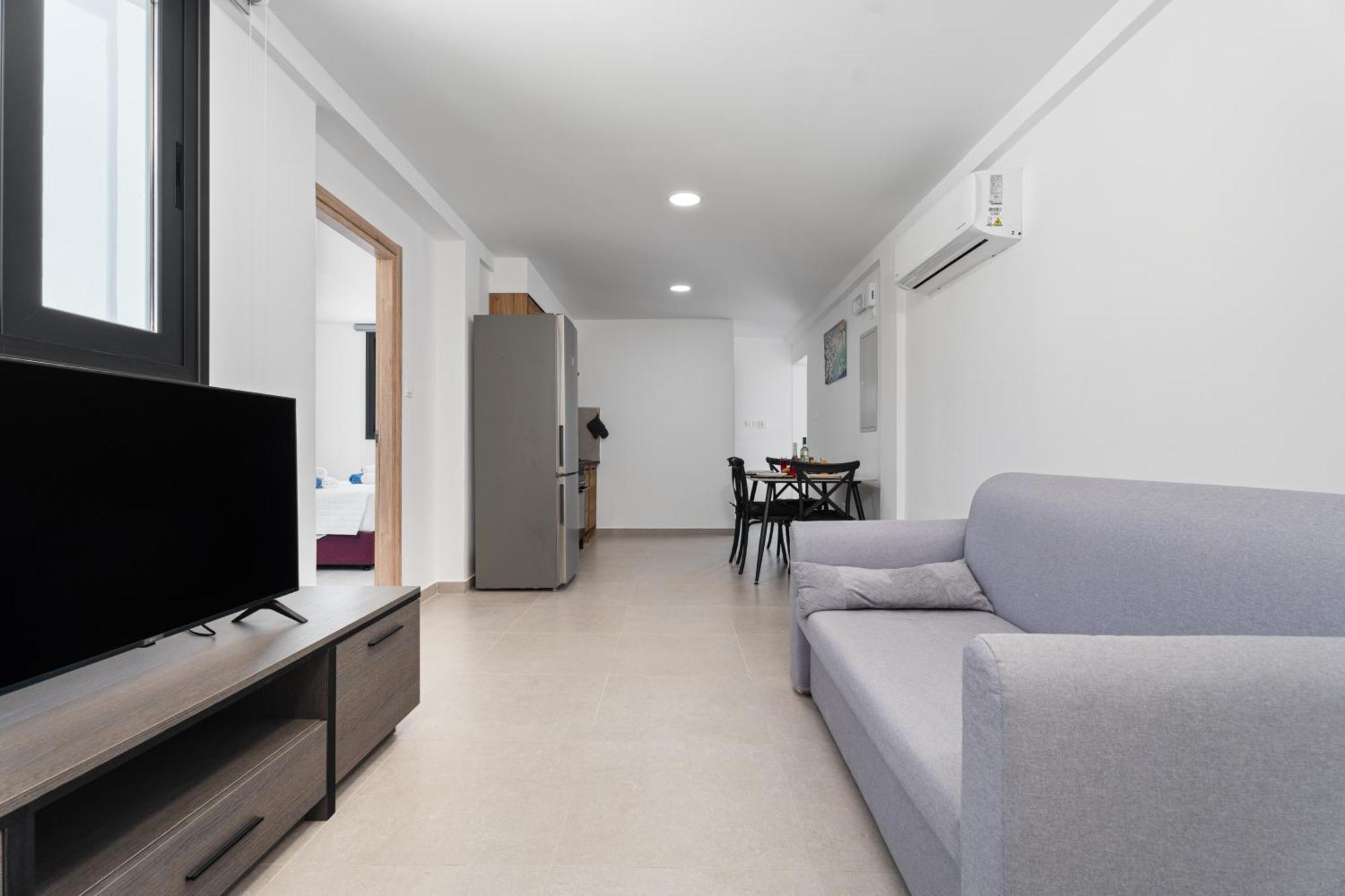 Luxury 1 & 2 Bdr 300 Meters From Sandy Beach! * Ayia Napa