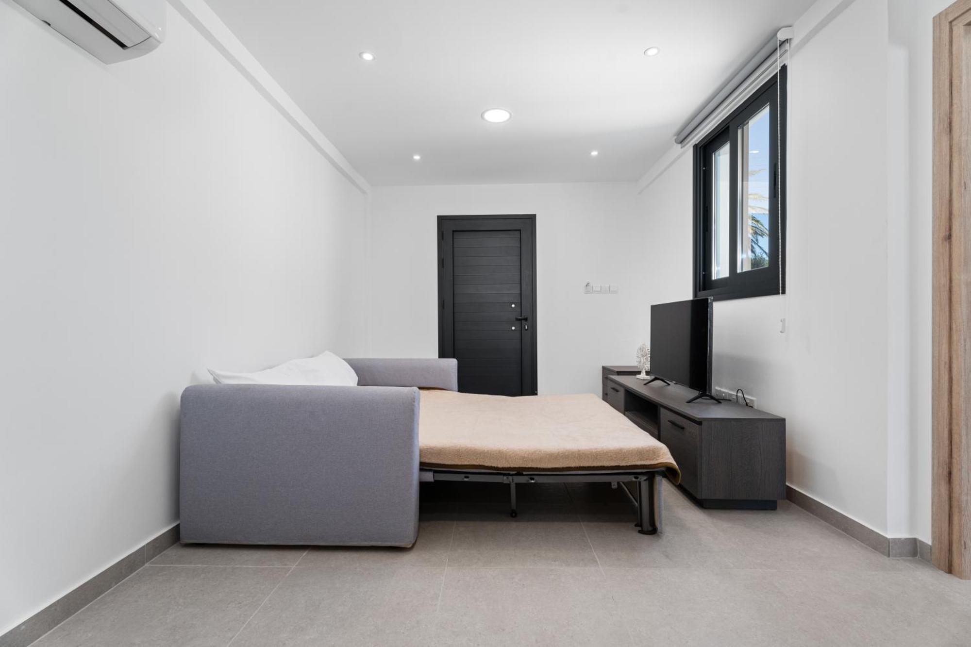 Luxury 1 & 2 Bdr 300 Meters From Sandy Beach! Villa *