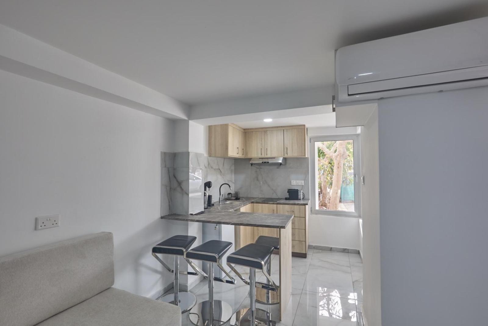 Apartment Gold Emerging Ltd 5 *