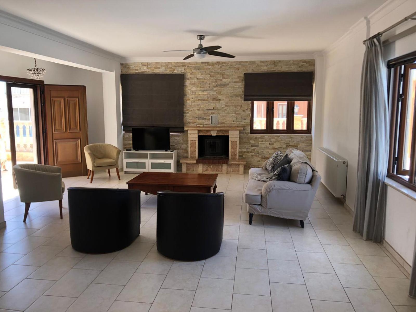 Villa On Hill With Swimming Pool,