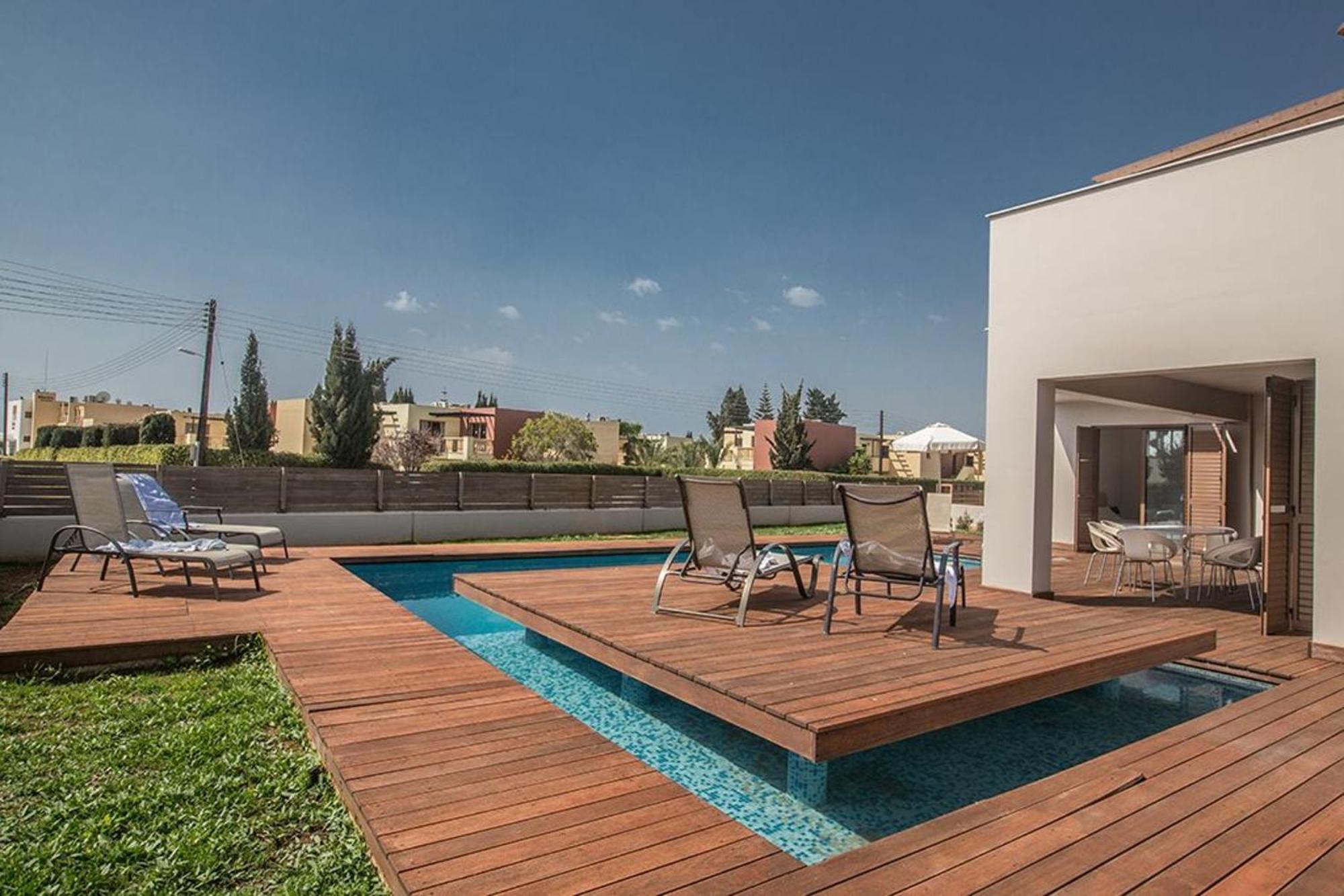 Petreris Dyo - Lovely 3 Bedroom With Pool - Short Walk To Nissi Avenue Villa