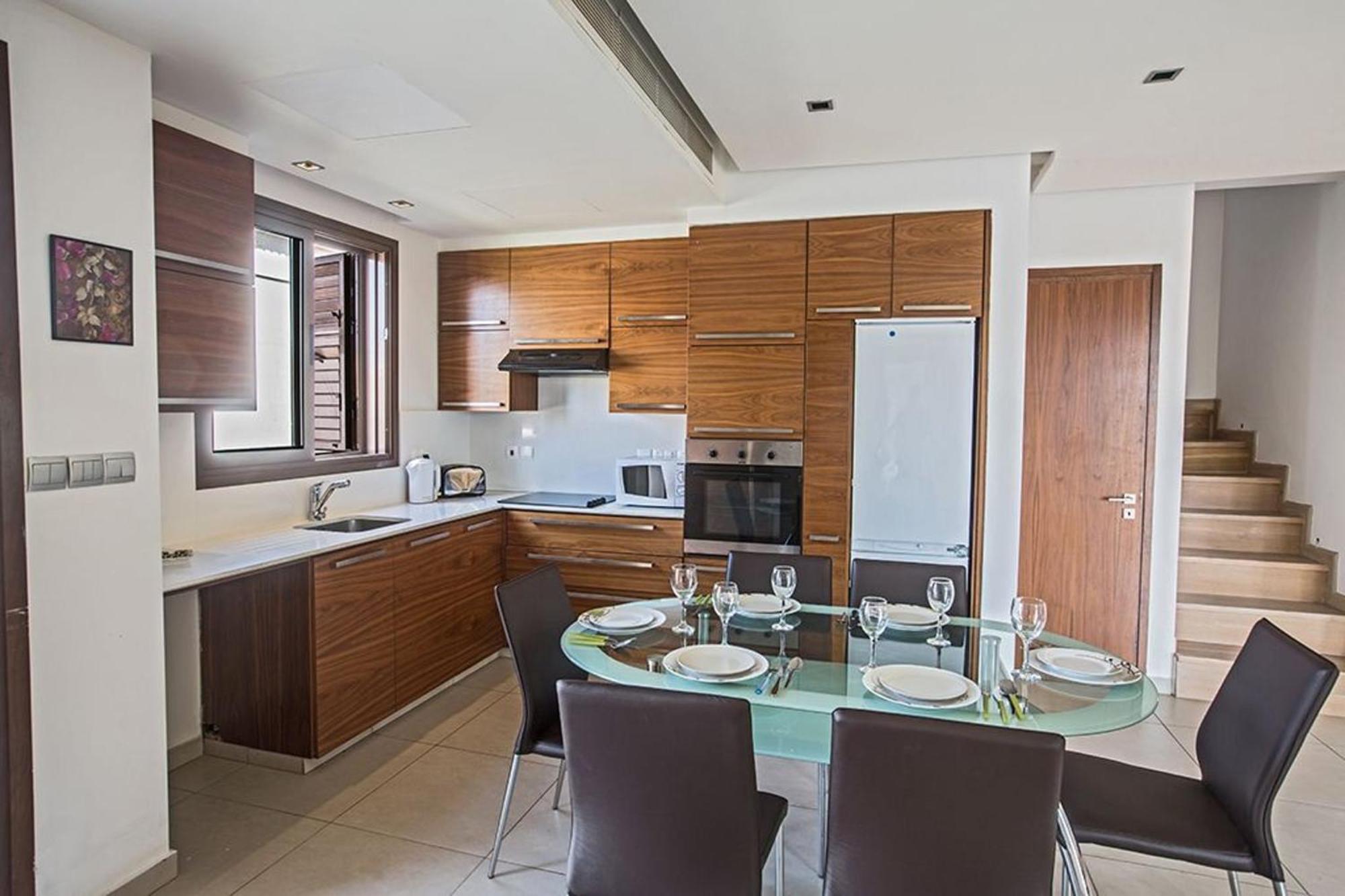 Petreris Dyo - Lovely 3 Bedroom With Pool - Short Walk To Nissi Avenue *