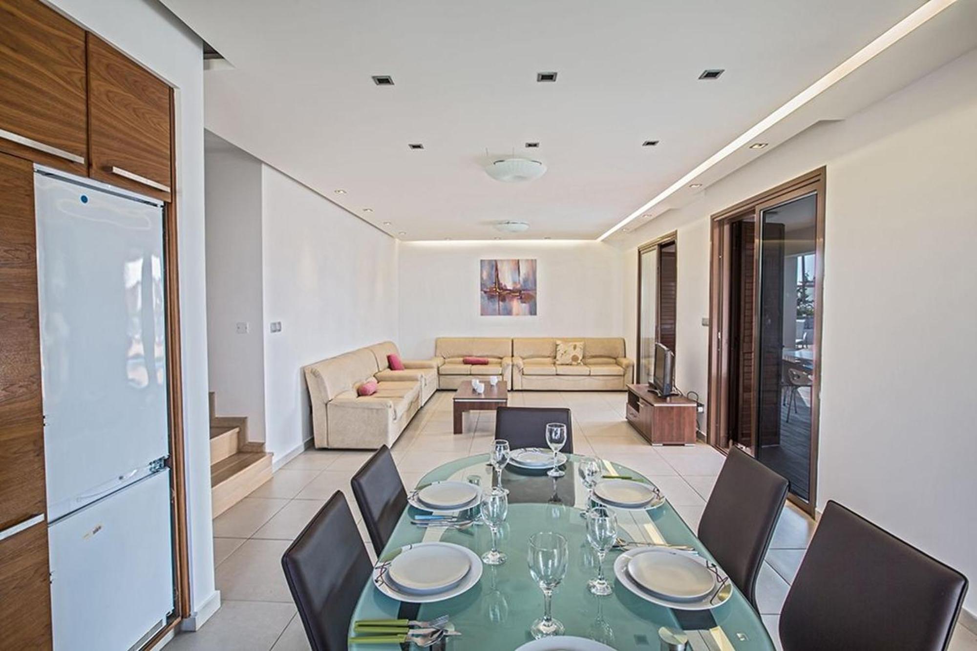 Villa Petreris Dyo - Lovely 3 Bedroom With Pool - Short Walk To Nissi Avenue *