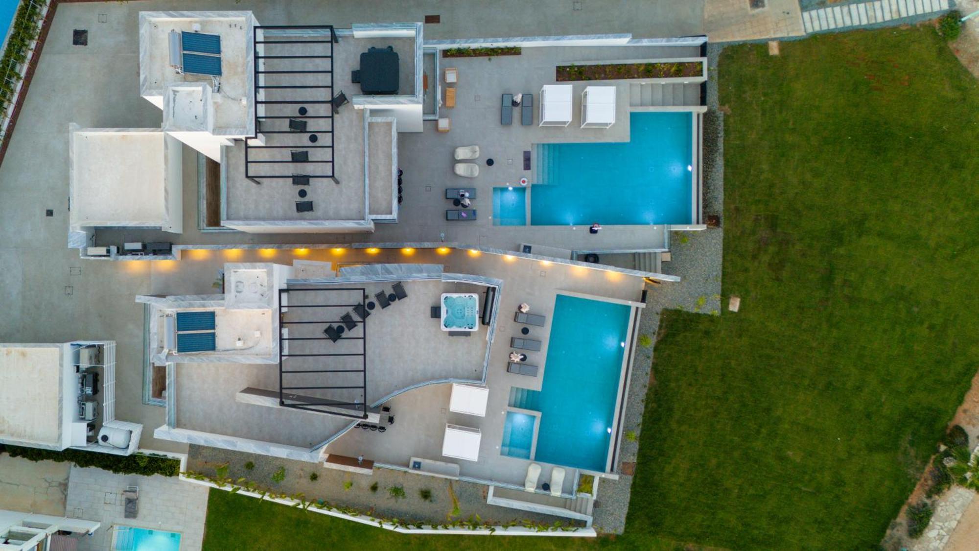 Aqua Beachfront - 2 *