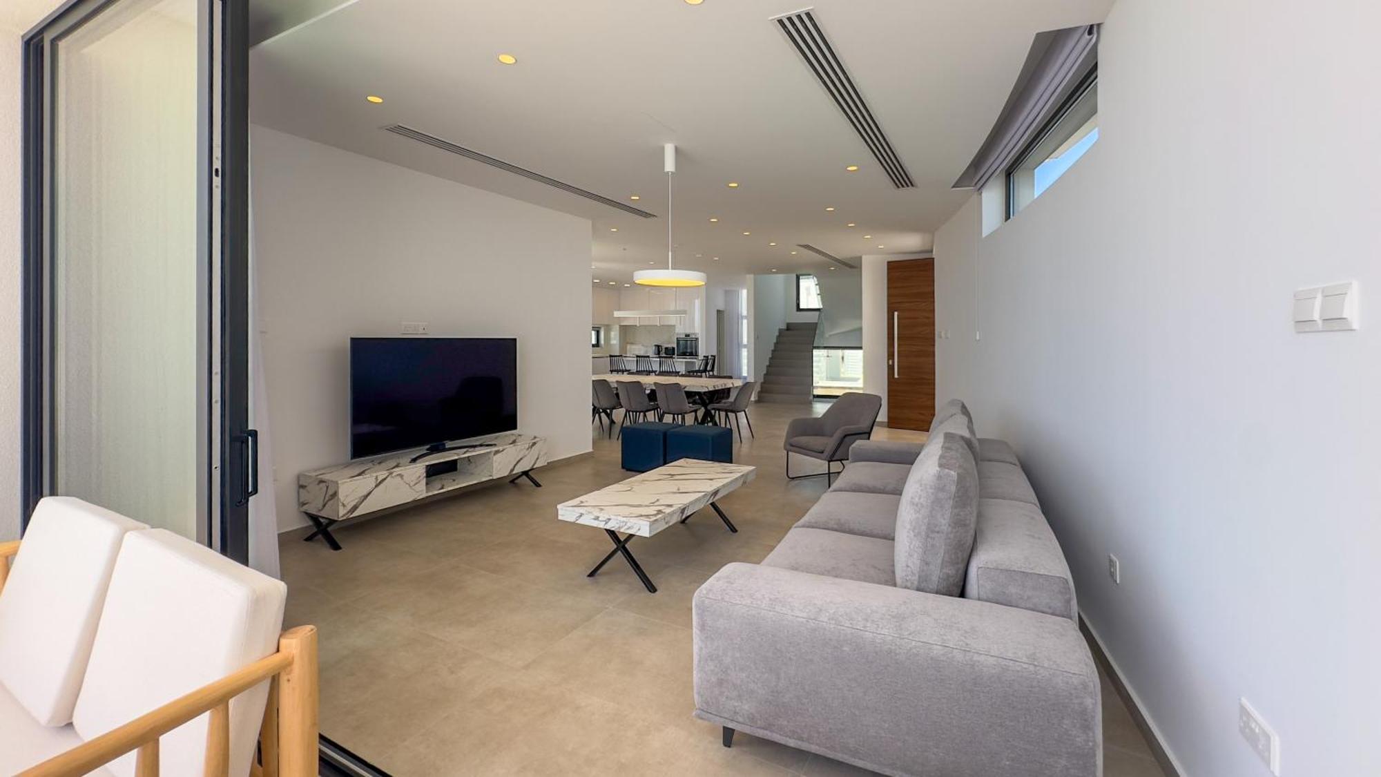 Aqua Beachfront - 2 *