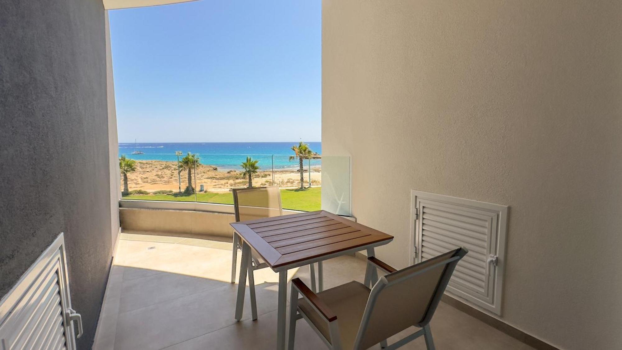 Aqua Beachfront - 2 *