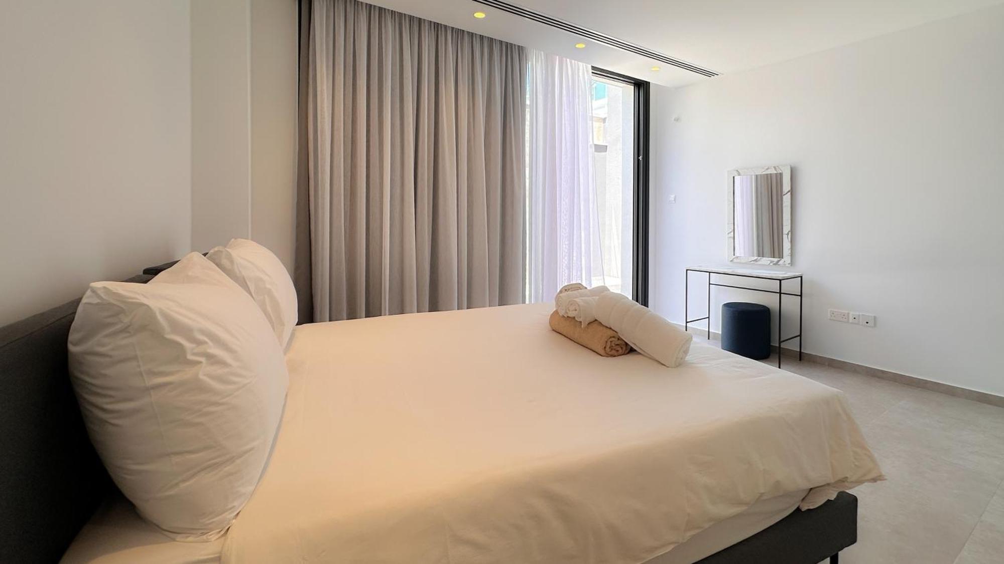 Aqua Beachfront - 2 *