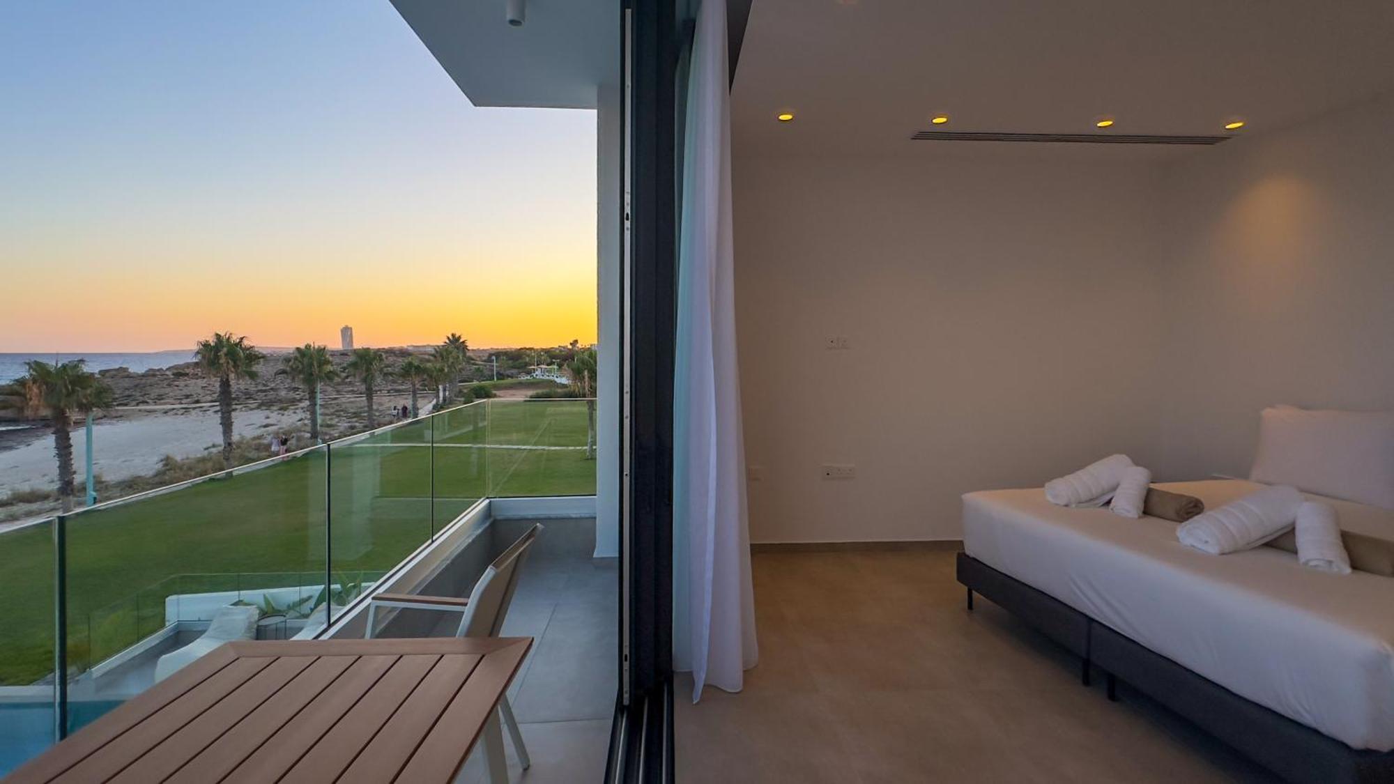 Villa Aqua Beachfront - 2 *