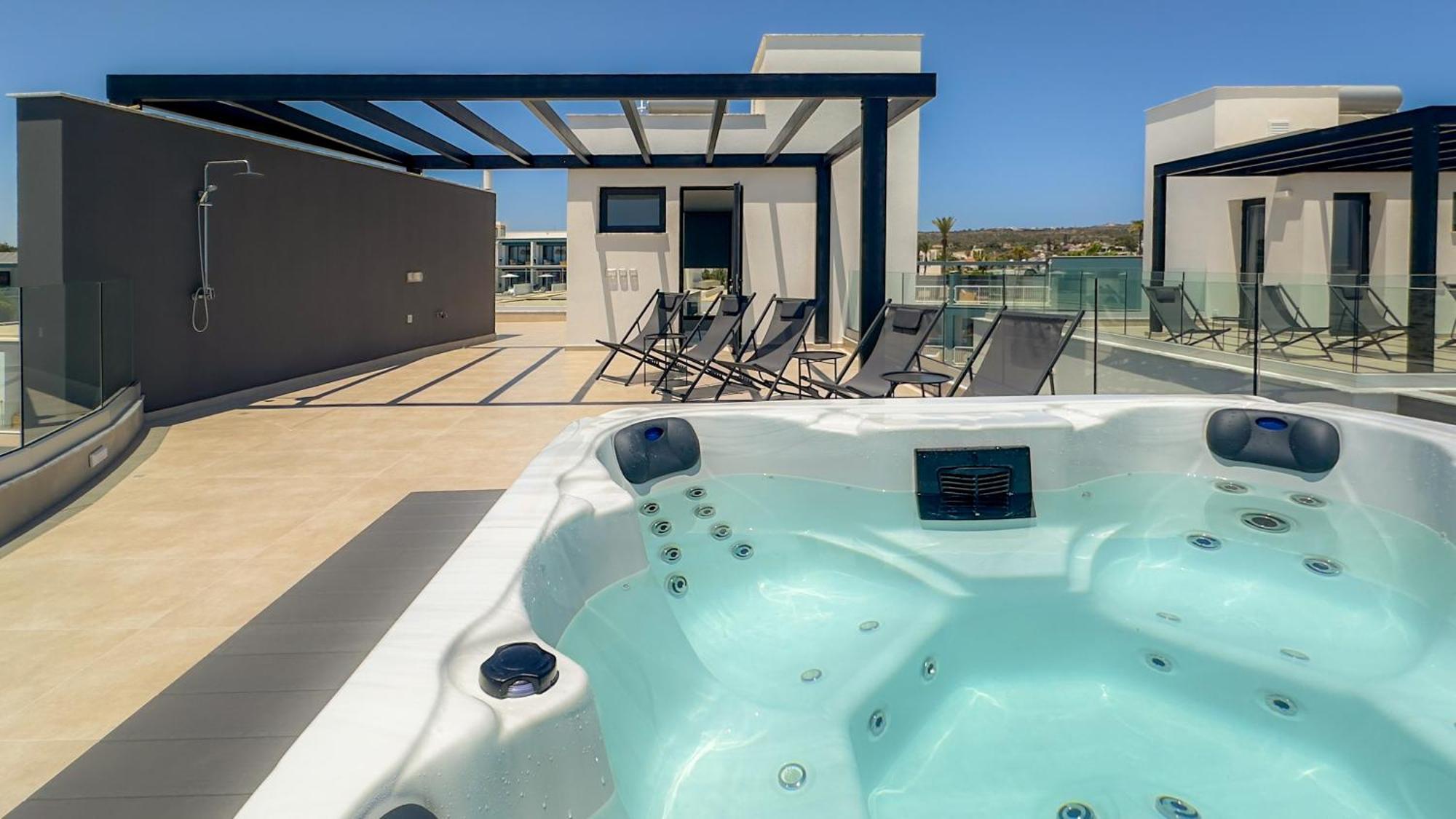 Aqua Beachfront - 2 *