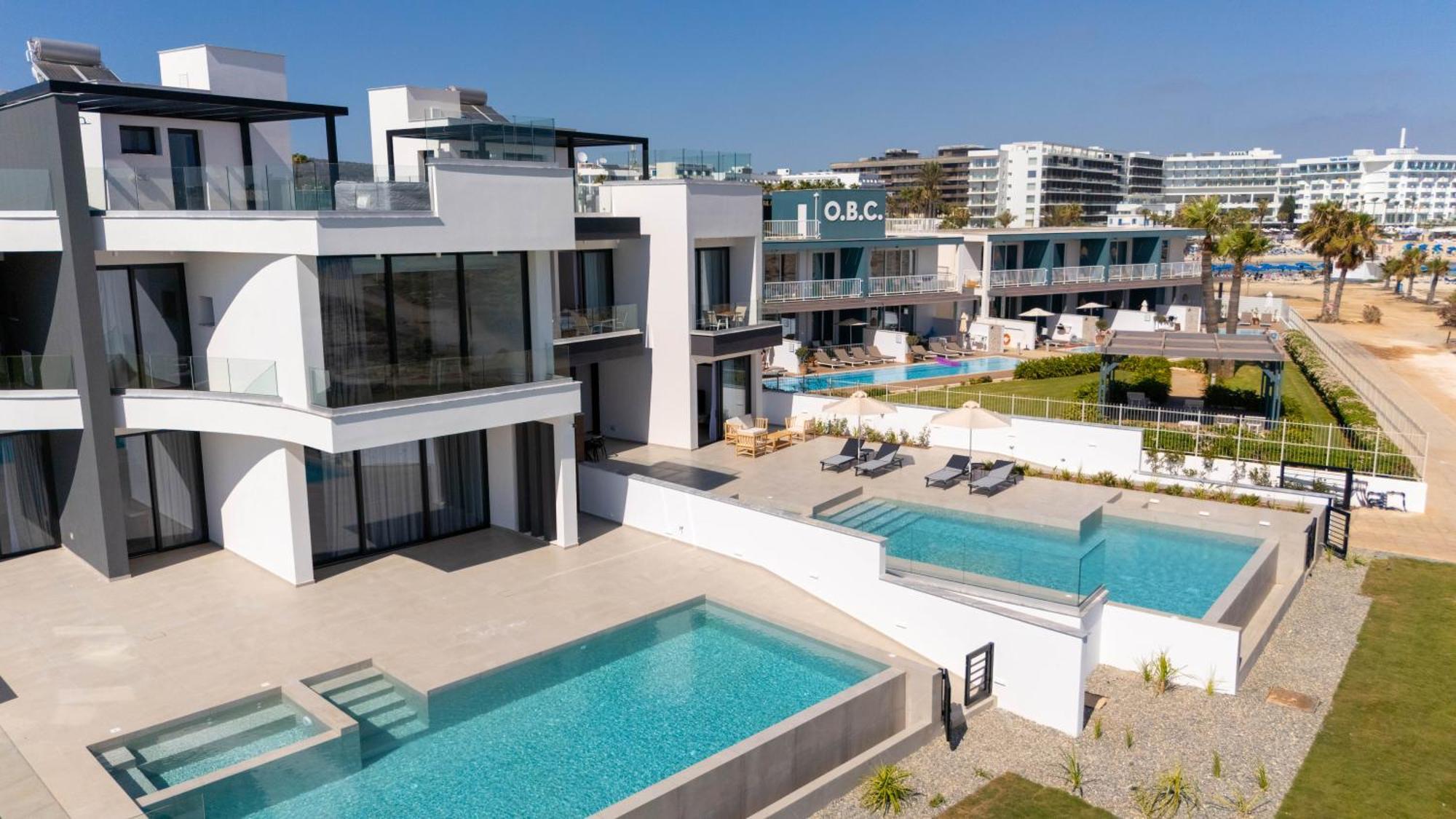 Aqua Beachfront - 1 Pousada *