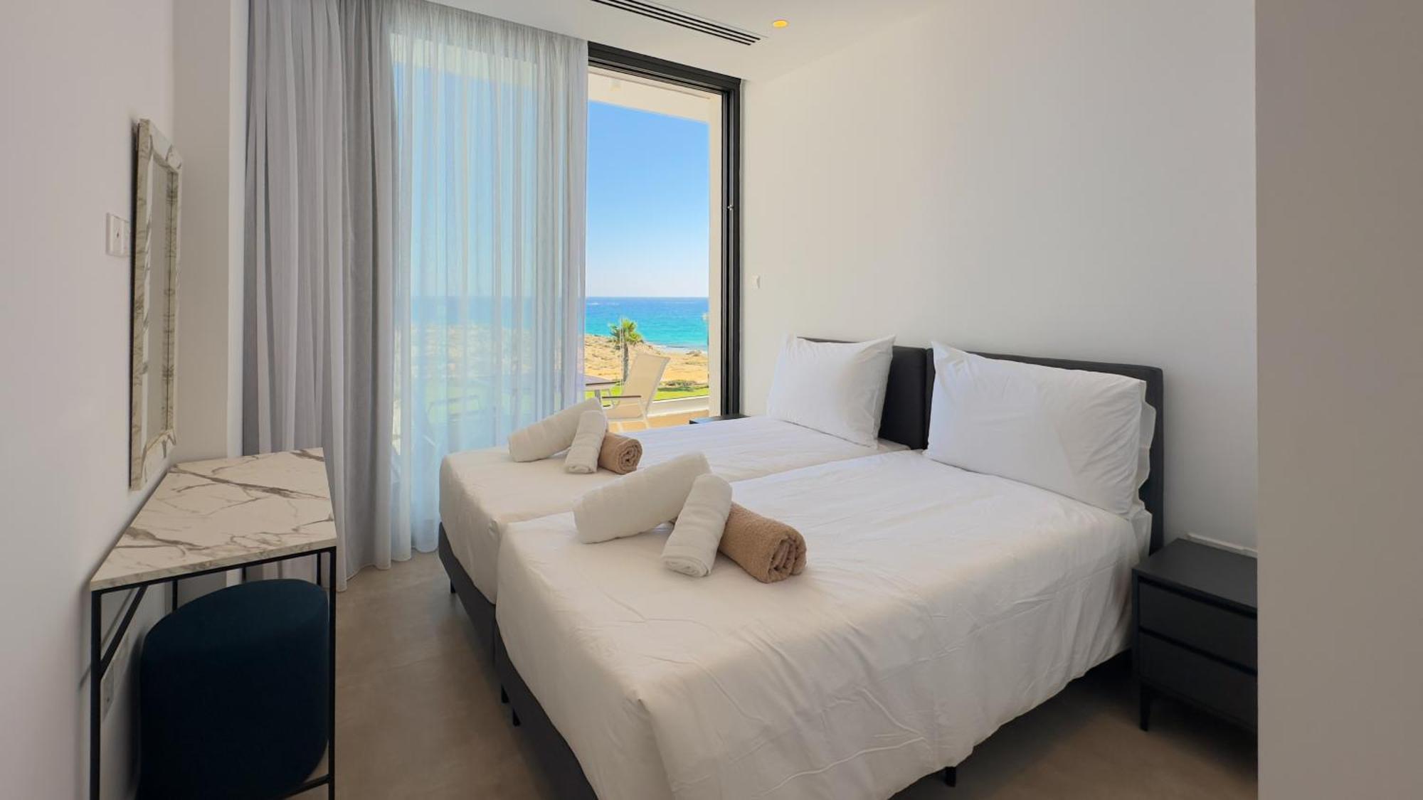 Aqua Beachfront - 1 *