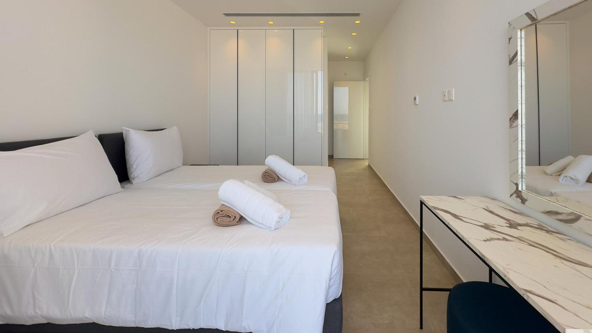 Aqua Beachfront - 1 Pousada Agia Napa