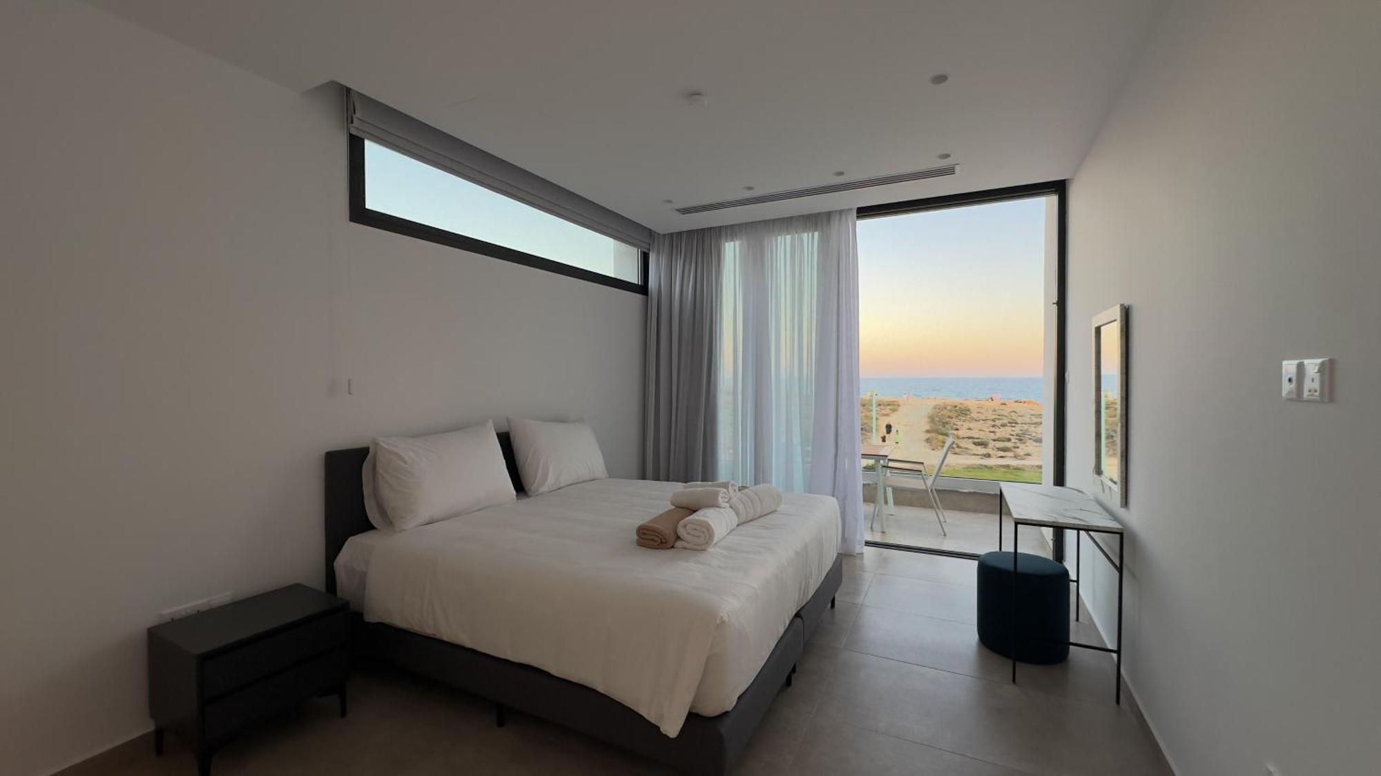 Aqua Beachfront - 1 *
