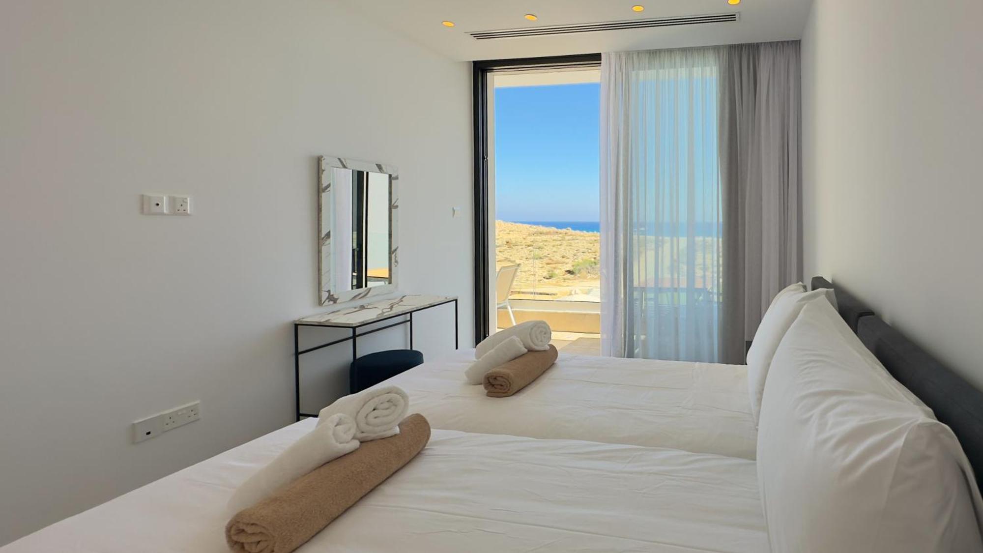 Aqua Beachfront - 1 *