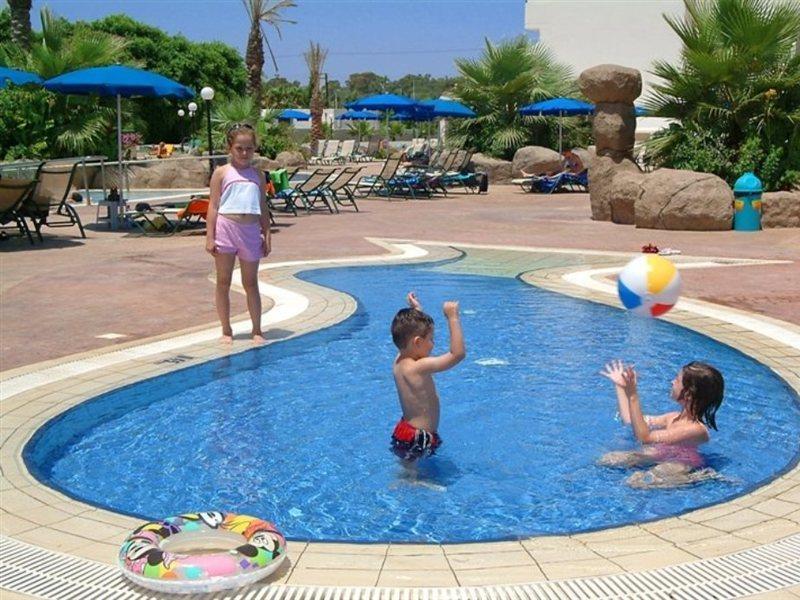 Hotel Nissiana & 3*