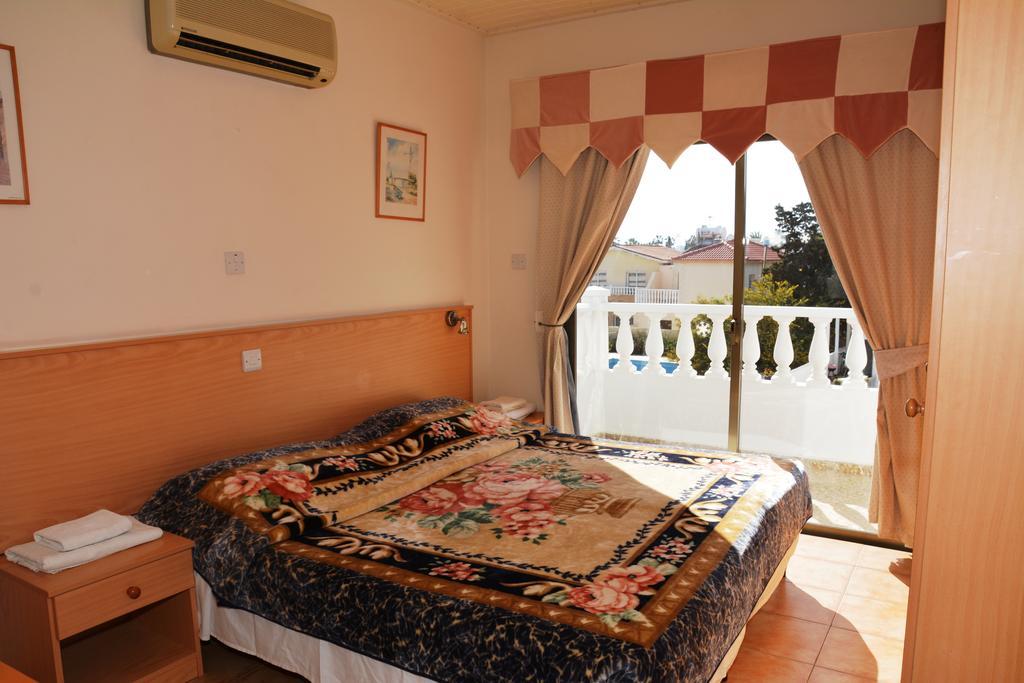 Apartment Karistos *