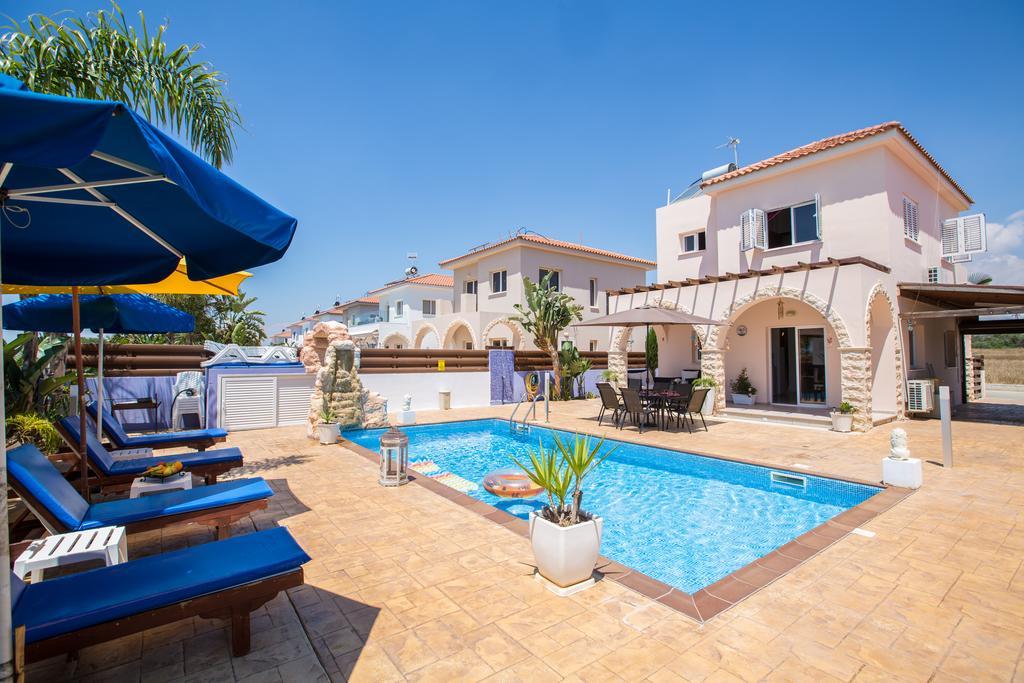 Adamantia * Ayia Napa