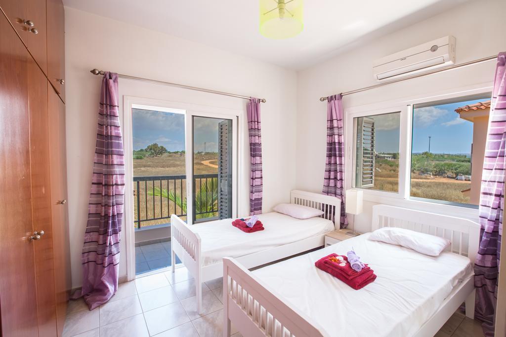 Adamantia * Ayia Napa
