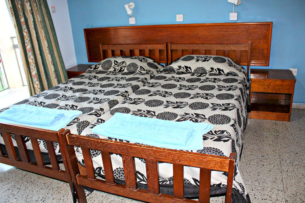 Kaos Aparthotel 2*