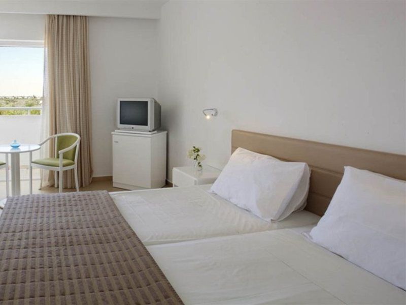 Nissi Park Hotel 3*