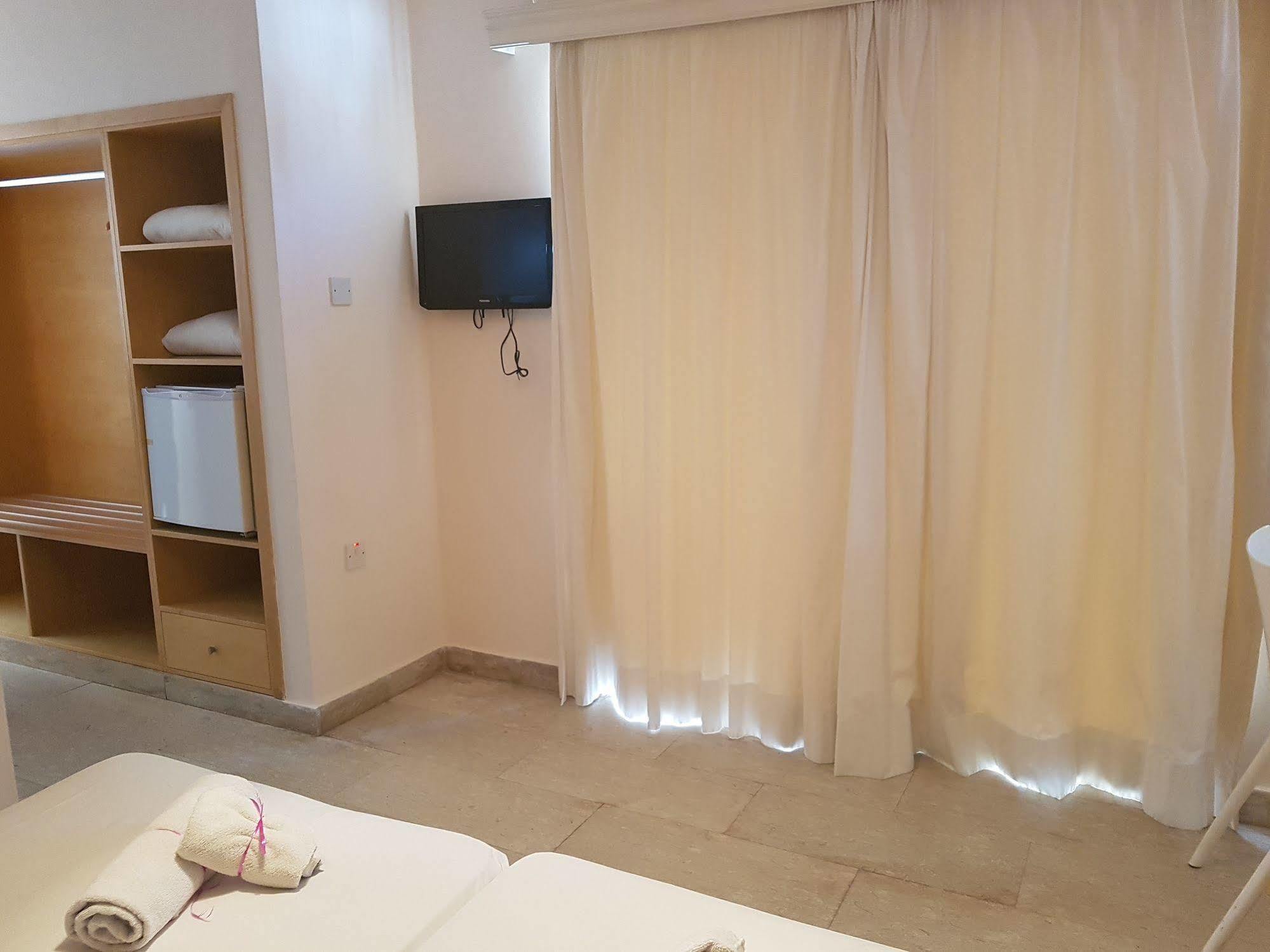 L'eros Ayia Napa