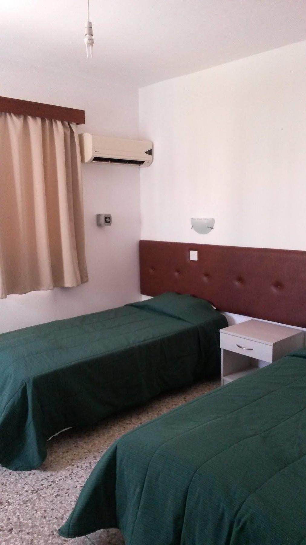 Aparthotel Pavlinia &