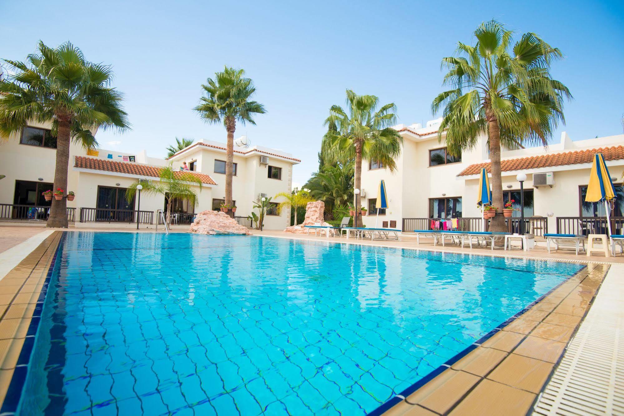 Loutsiana Deluxe Apts Aparthotel 3*