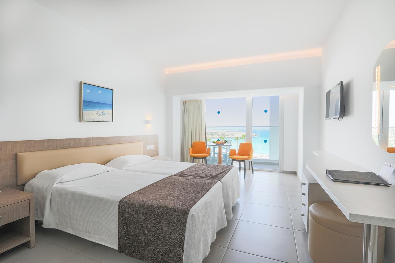 Hotel Vassos Nissi & 4*