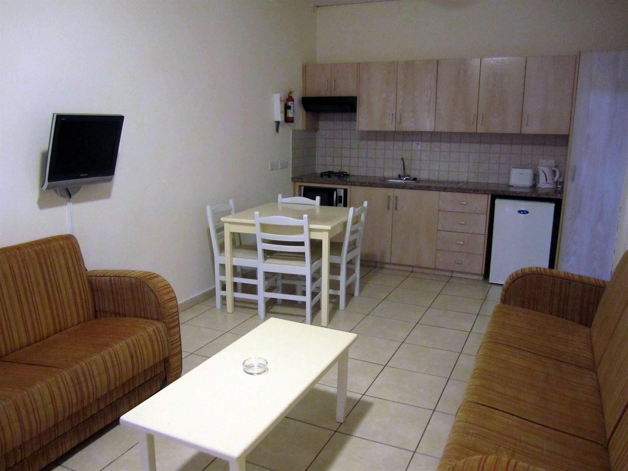 Senator - Adults Only Aparthotel 3*