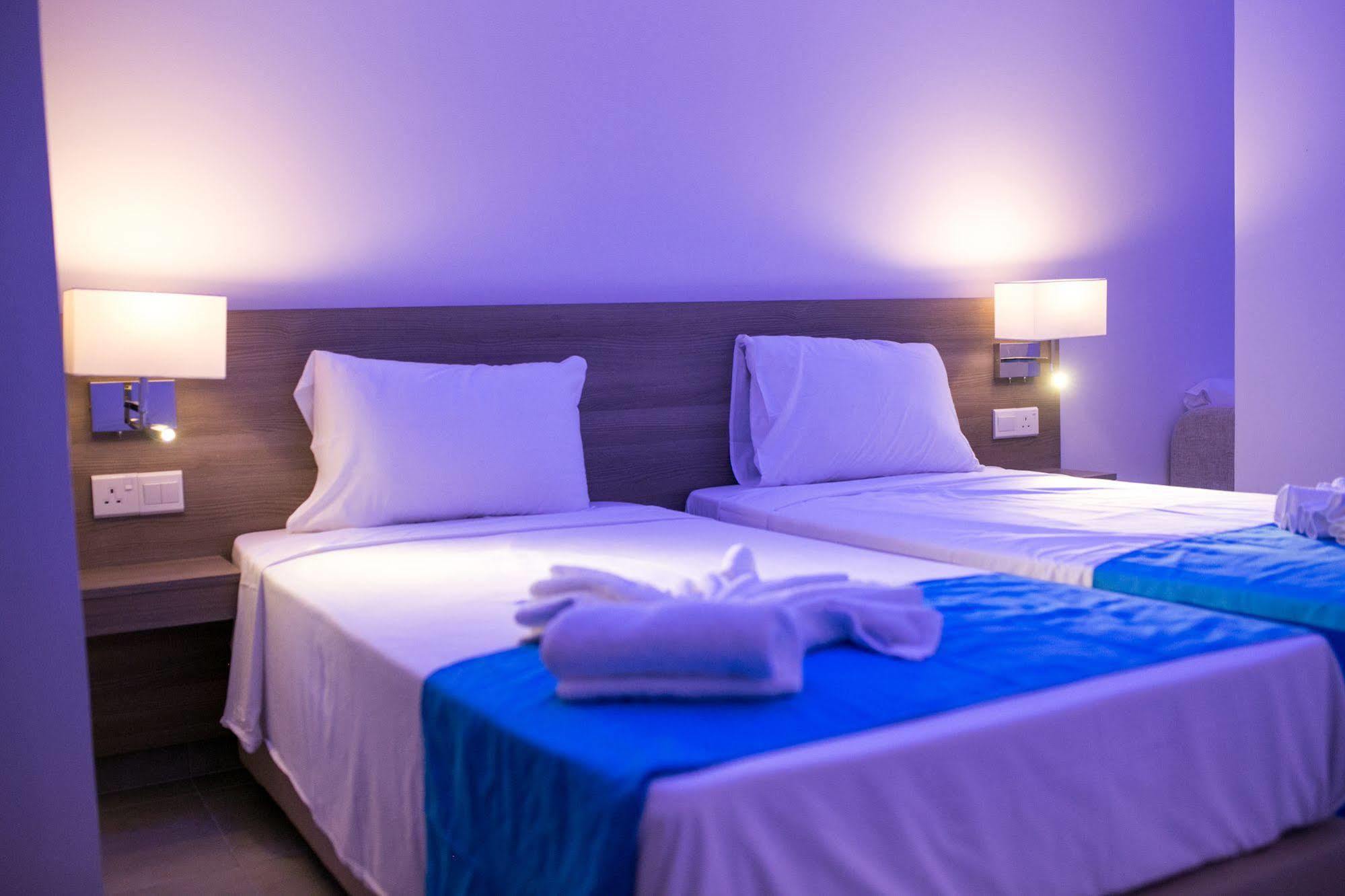Flora Maria Hotel 3*