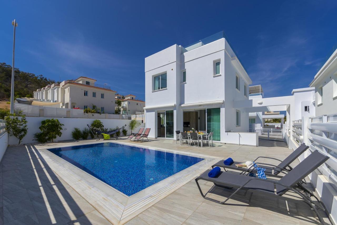 Protaras Araella Villa *