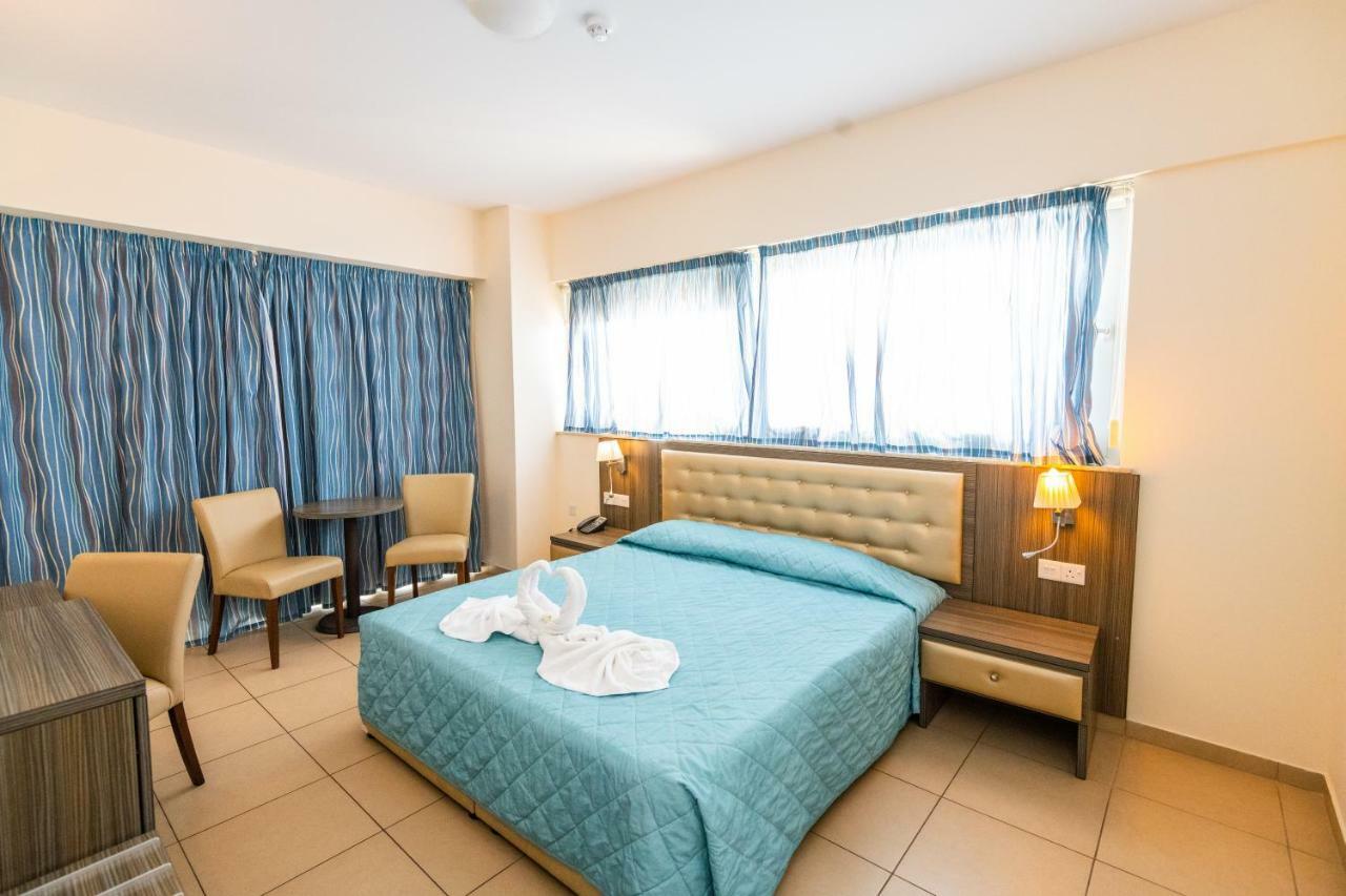 Hotel Tofinis 4*