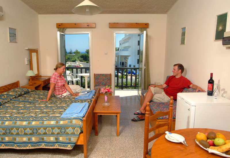 Nissiana & Hotel