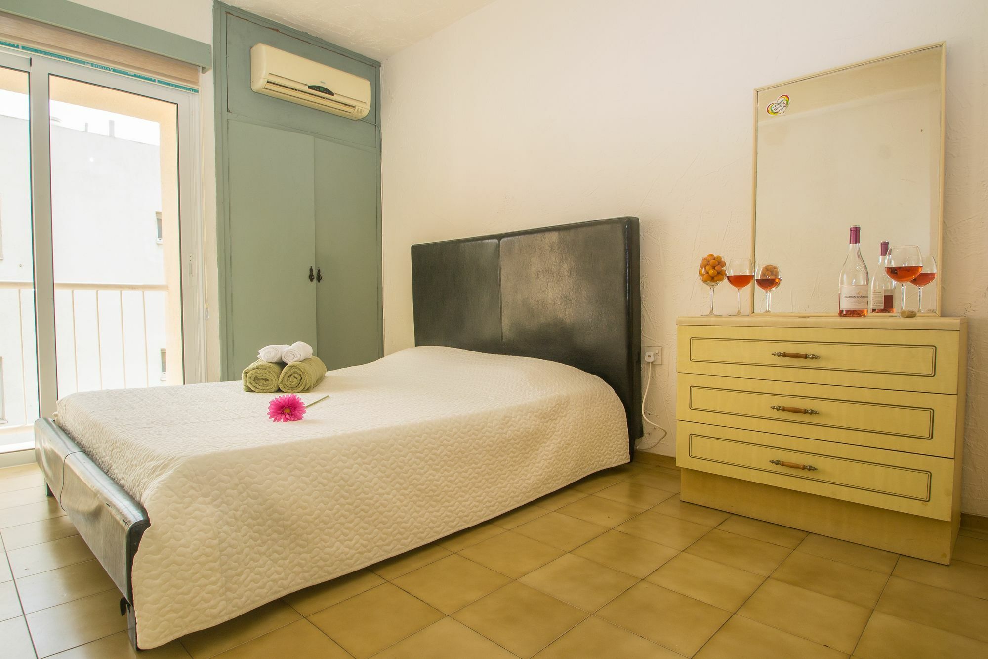 Ozalos 13 * Agia Napa