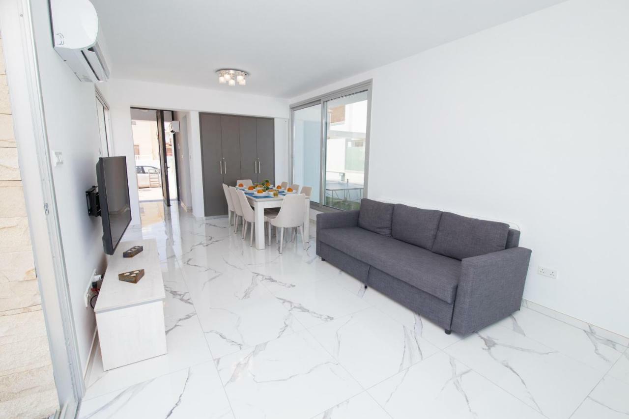 Lynn Boutique Beachfront