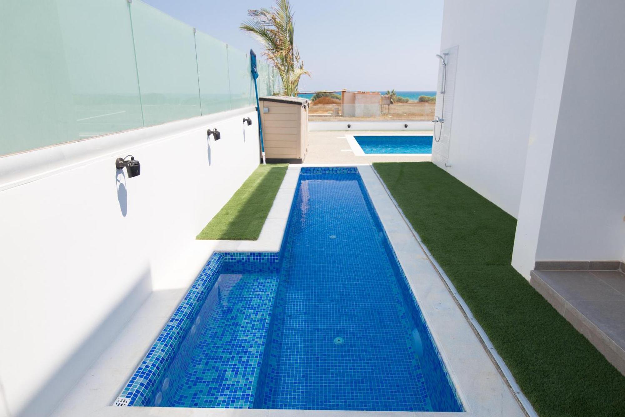 Lynn Boutique Beachfront * Ayia Napa