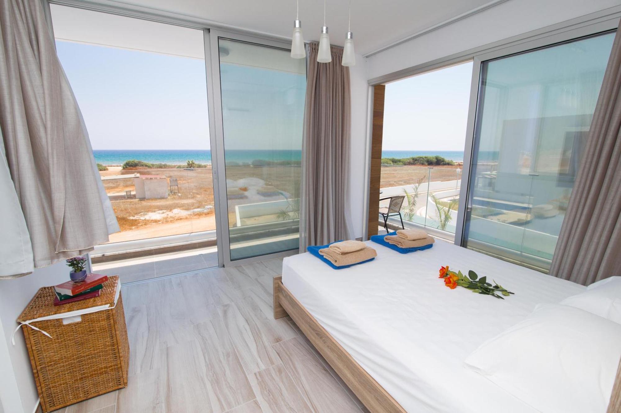 Lynn Boutique Beachfront *