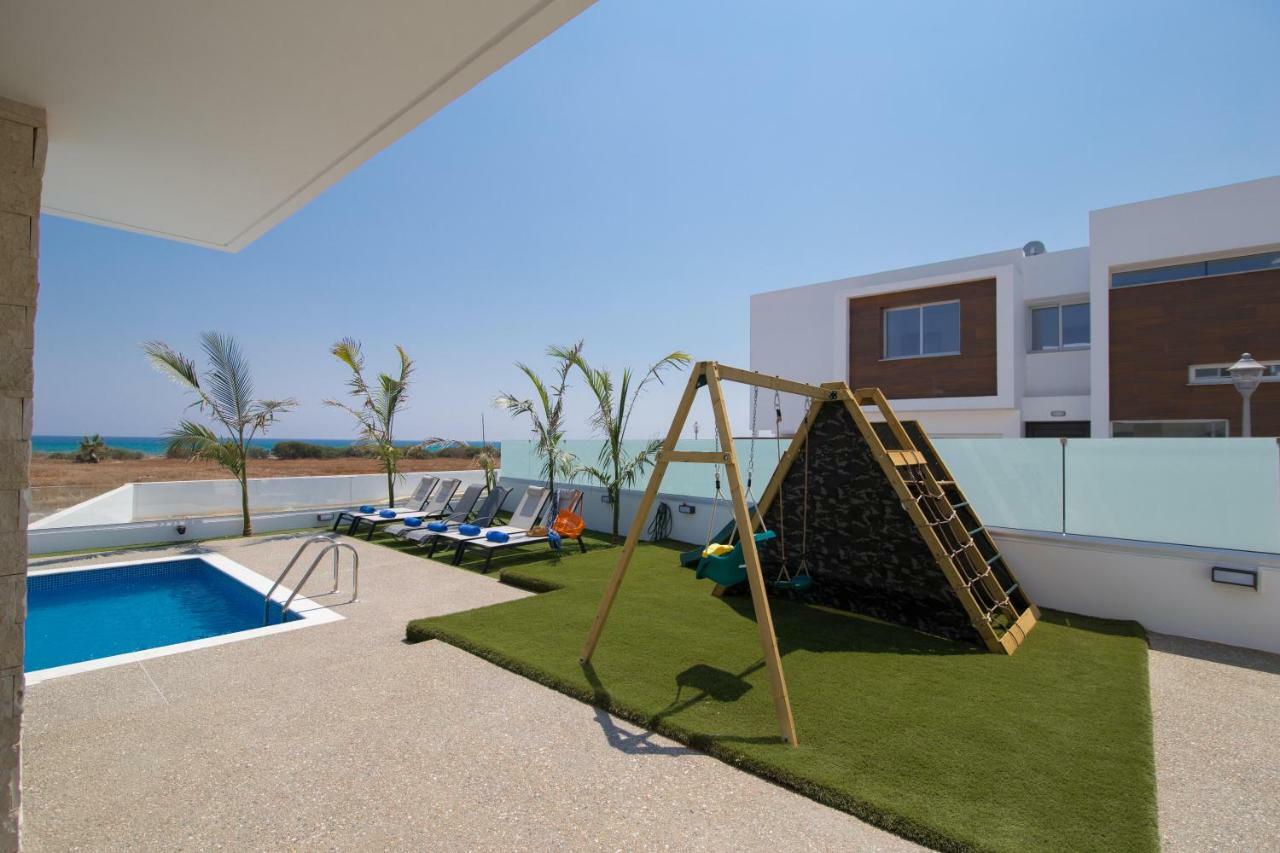 Lynn Boutique Beachfront Holiday home
