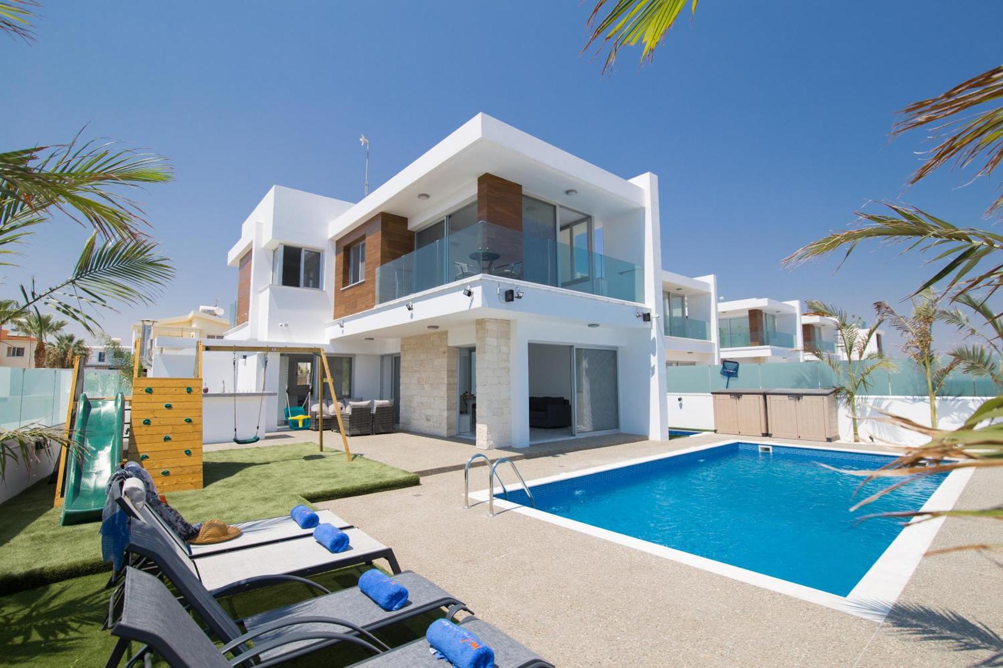 Holiday home Lynn Boutique Beachfront Ayia Napa