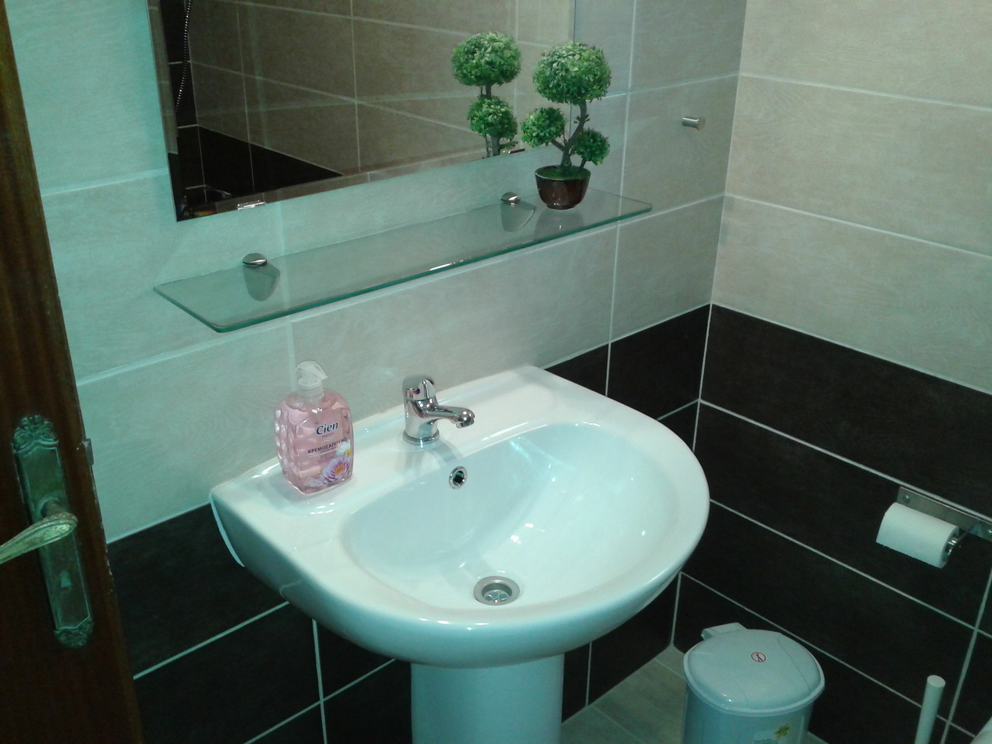 Elenapa Holiday Apartment
