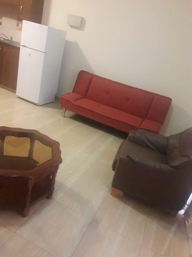 Femia Court - Flat 8 Apartment
